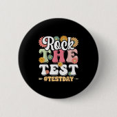 Rock The Test Testing Day Groovy Motivational Teac 缶バッジ (正面)