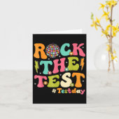 Rock The Test Testing Day Retro Motivational Teach カード (黄色い花)