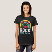 Rock The Test Testing Day Retro Motivational Teach Tシャツ (正面フル)