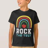 Rock The Test Testing Day Retro Motivational Teach Tシャツ (正面)
