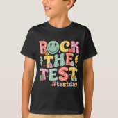 Rock The Test Testing Day Retro Motivational Teach Tシャツ (正面)