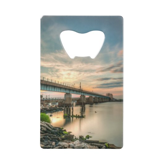 Rockawayの列車橋 クレジットカード栓抜き (正面)