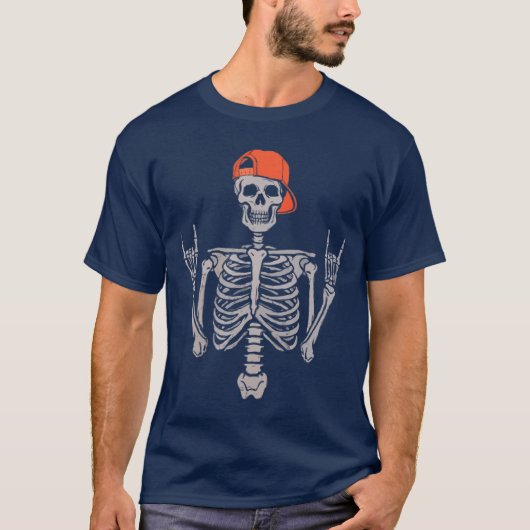 Rocker Skeleton Cap Skater Cool Halloween Punk Roc Tシャツ (正面)