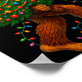 Rockin Christmas Bigfoot Carrying Tree Fun Xmas Ro ポスター (角)