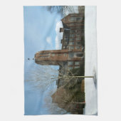 Rockwell in Winter at Grove City College キッチンタオル (縦)