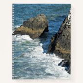 Rocky Coastlineで波を砕くフォトノートブック ノートブック (正面)