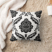 Rococo Damask Lg Pattern Black on White クッション (ブランケット)