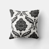 Rococo Damask Off-Set Pattern Black on White クッション (裏面)
