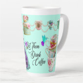 Rococo Marie Antoinette彼らにコーヒーを飲ませる カフェラテマグ (右アングル)