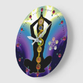 ROD OF ASCLEPIUS 7チャクラ，ヨガロータスポーズパープル ラージ壁時計 (傾斜)