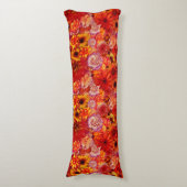 Rojoの花の明るい花束の豊富で猛烈なデイジー ボディピロー (正面縦)