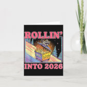 Rollin' Into 2026 Funny Raccoon Meme Happy New Yea カード (正面)