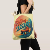 Rolling Into 2026 Retro Skate Tote トートバッグ (クローズアップ)