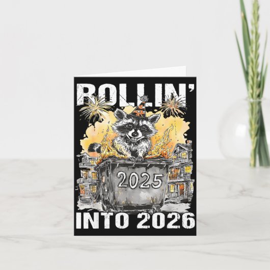 Rolling Into 2026 Trash Racoon Funny New Years Eve カード (正面)