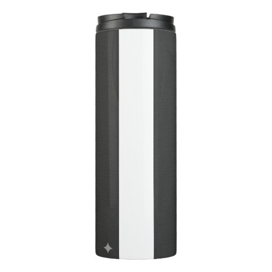 Rolls and Riddles – Tabletop Tales Tee タンブラー (裏面)