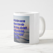 Romans 8:1 WEBU Mug ジャンボコーヒーマグカップ (正面右)