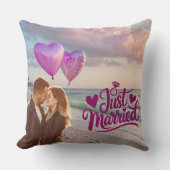 | Romantic Beach Couple Cushion for Newlyweds クッション (正面)