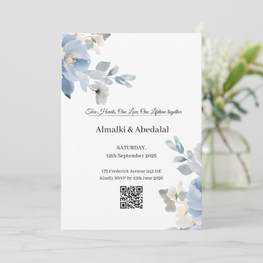 Romantic Blue and White Flower Wedding Invitation  招待状 (スタンド正面)