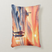 Romantic Coastal Sunset Lighthouse Walk アクセントクッション (正面(垂直))