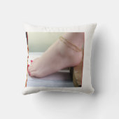 Romantic Couple Artwork Pillow – Hero Cherishing  クッション (裏面)