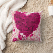 Romantic Deep Pink Rose Petal Heart Throw Pillow クッション (ブランケット)