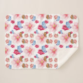 Romantic flowers in English cottage garden シェルパブランケット (正面(横))