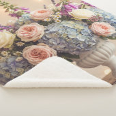 Romantic Hydrangea and Rose Bouquet シェルパブランケット (3/4)
