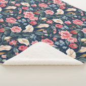 Romantic Navy Blue Floral Garden Pattern シェルパブランケット (3/4)