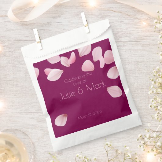 Romantic Pink Petals Wedding  フェイバーバッグ (クリップ留めされた状態)