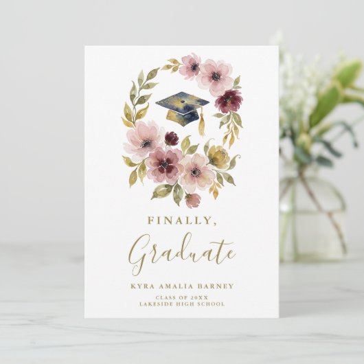 Romantic Soft Floral Wreath Graduation Cap Design 招待状 (スタンド正面)