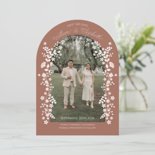 Romantic Terracotta Floral Arch Save the Date 招待状 (スタンド正面)