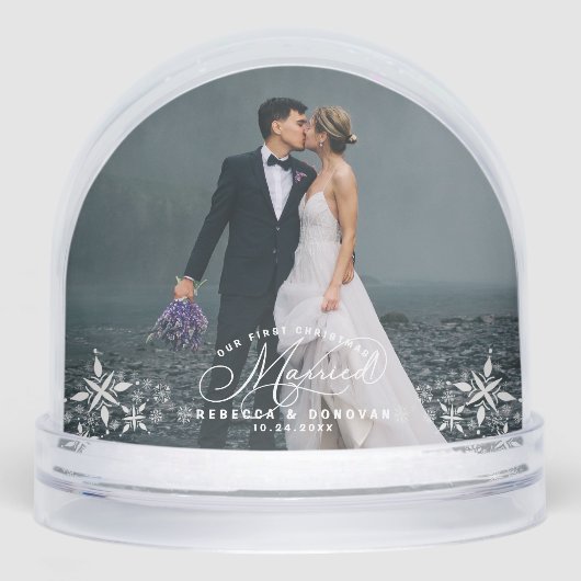 Romantic Wedding Photo First Christmas Snow Globe (正面)