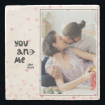 Romantic You and Meのハート写真 ストーンコースター<br><div class="desc">愛は、このロマンチックなバレンタインデーデザインと空中にある。水彩散モダン散した赤面ピンクのハートに対する装飾的な台本と素晴らしあなたの写真は、年齢のための完璧な贈り物と記念アイディアを作る。そのカスタマイズ特別な年と写真を簡単に自分のものにする。</div>