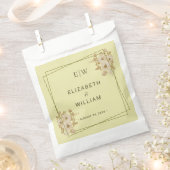 Rose Frame – Monogram Celestial Yellow Wedding フェイバーバッグ (クリップ留めされた状態)