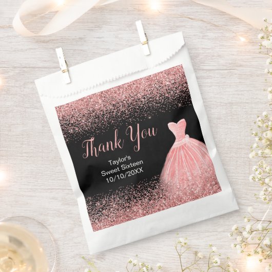 Rose Pink Dress Faux Glitter Sweet 16 Birthday フェイバーバッグ (クリップ留めされた状態)