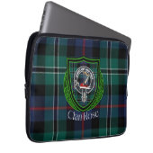 Rose Scottish Clan Tartan and Crest  ラップトップスリーブ (正面右)