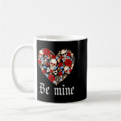 Roses And Skulls Heart Gothic Style Valentine Be M コーヒーマグカップ (左)