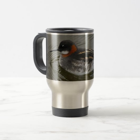 RoseWritesによる赤首のPhalarope Mug トラベルマグ (正面左)