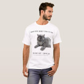 RoseWritesによる「あなたの猫を敬え」 Tシャツ (正面フル)