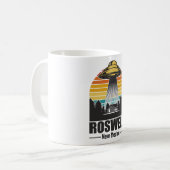 Roswell New Mexico Funny Alien UFO Gift コーヒーマグカップ (正面左)
