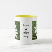 Rot-schwarzer Kafer auf weisser Margerite、Tasse マグカップ (中央)