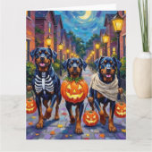 Rottweiler Trick-or-Treating In Halloween Costumes カード (正面)