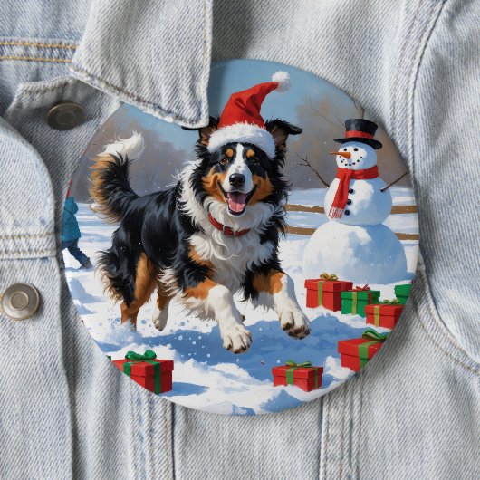 Rough Collie Running in Snow with Christmas Hat 缶バッジ (インサイチュ)