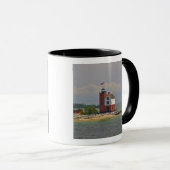 Round Island Light Stationのビュー。 マグカップ (正面右)