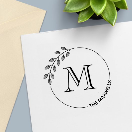 Round Leaves Wreath Monogram Initial Family Name セルフインキングスタンプ