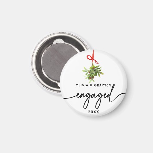 Round Mistletoe Engaged Magnet Keepsake マグネット (正面/裏面)