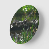 Row of Turtlesグリーン自然写真 ラウンド壁時計 (傾斜)
