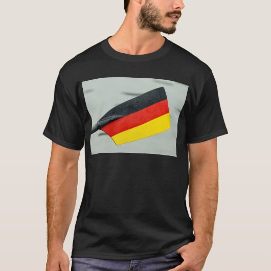 Rowing oar with German flag Tシャツ (正面)