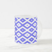 Royal blue and white diamond pattern フロストグラスマグカップ (正面右)