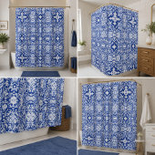 Royal Filigree Intricate Blue and White Ornamental シャワーカーテン
